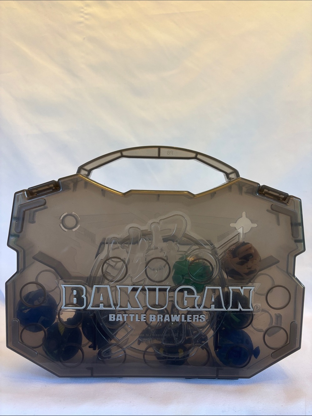 LOT OF 8 OFFICIAL BAKUGAN BATTLE BRAWLERS WITH TRANSLUCENT GREY CARRY CASE - Picture 2 of 12